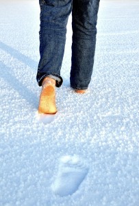 Walking in Snow dreamstime_m_15100146 (2)